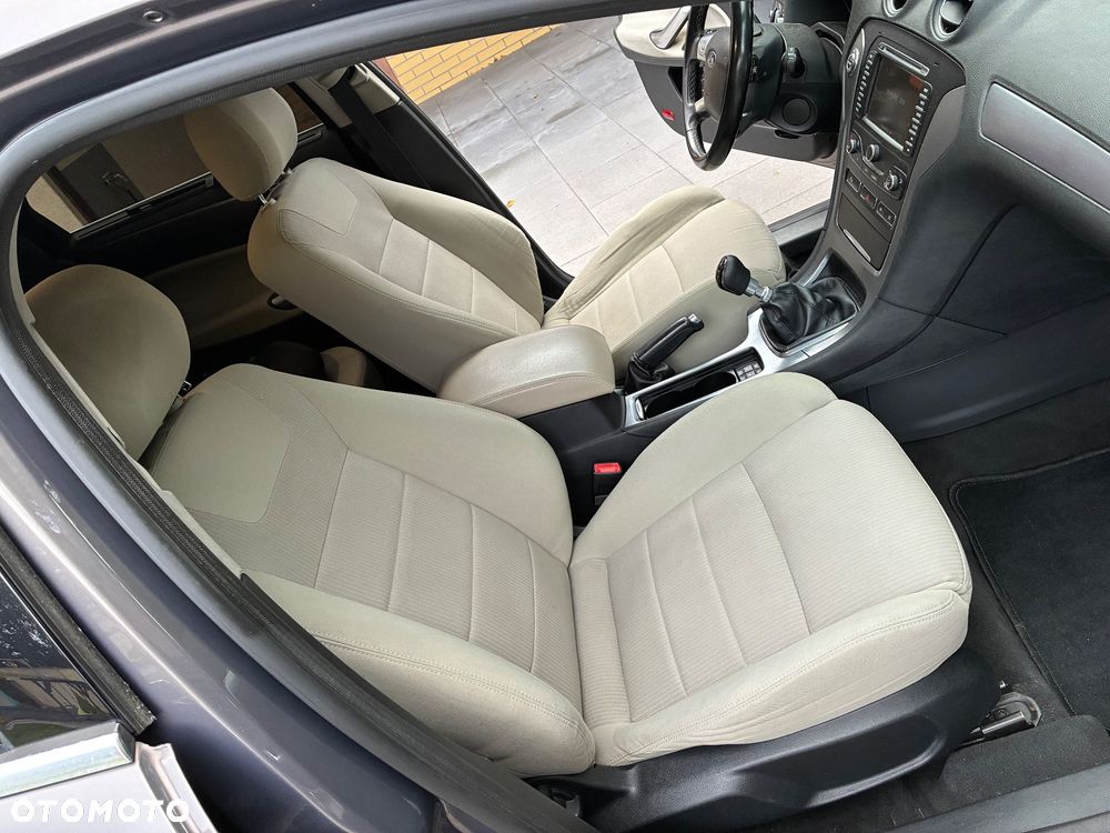 Ford Mondeo - 27