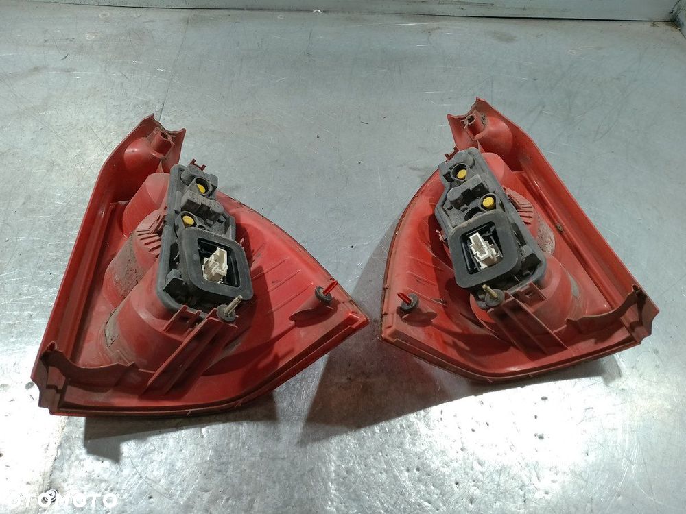 LAMPY TYŁ KOMPLET PEUGEOT 307 LIFT KOMBI 557686A   557684A - 7