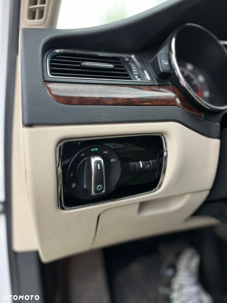 Skoda Superb 2.0 TSI Active DSG - 20