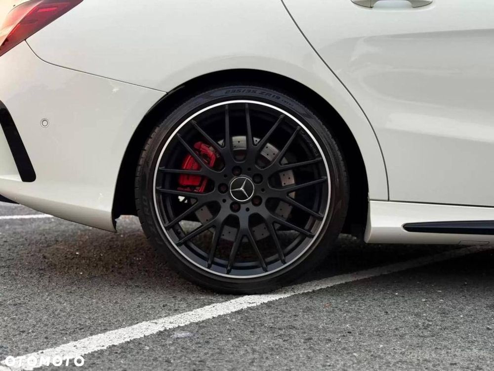 Mercedes-Benz CLA AMG 45 4Matic AMG Speedshift DCT 7G - 12