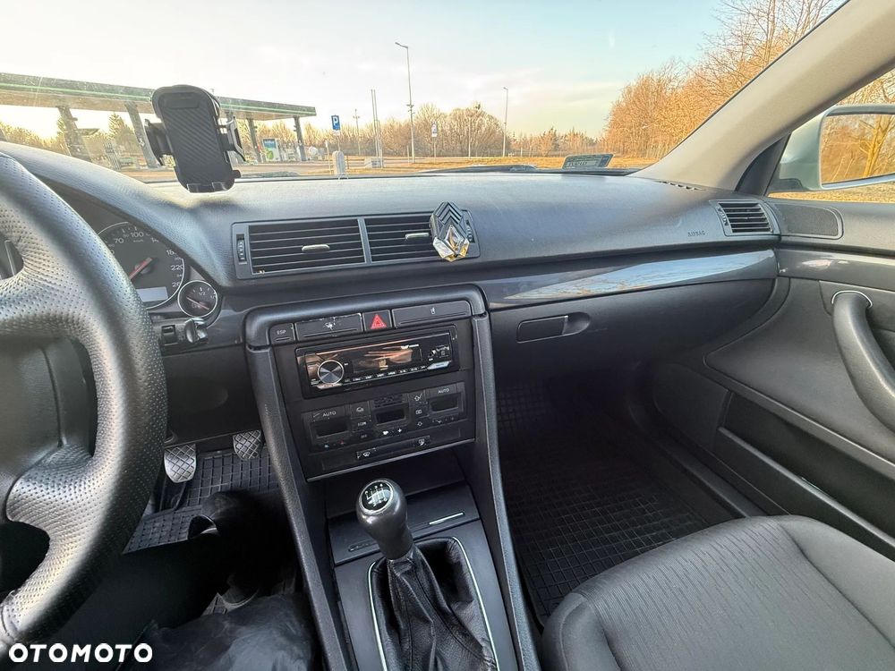Audi A4 Avant - 16