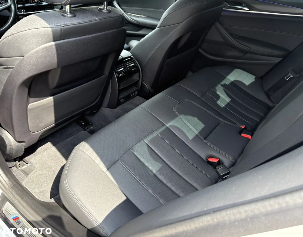 BMW Seria 5 520d xDrive MHEV M Sport sport - 23