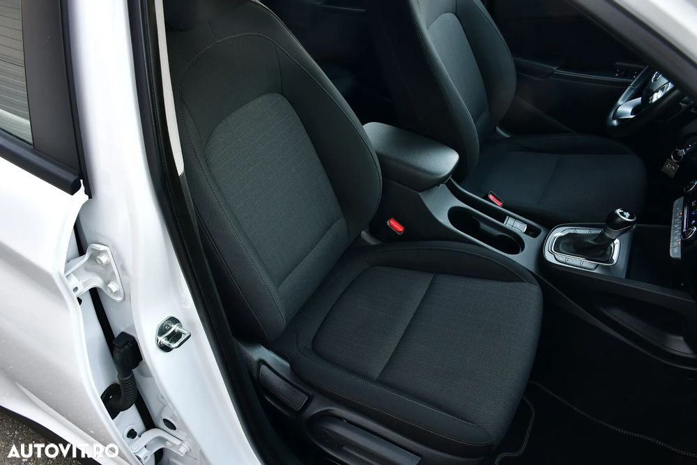 Hyundai KONA - 18