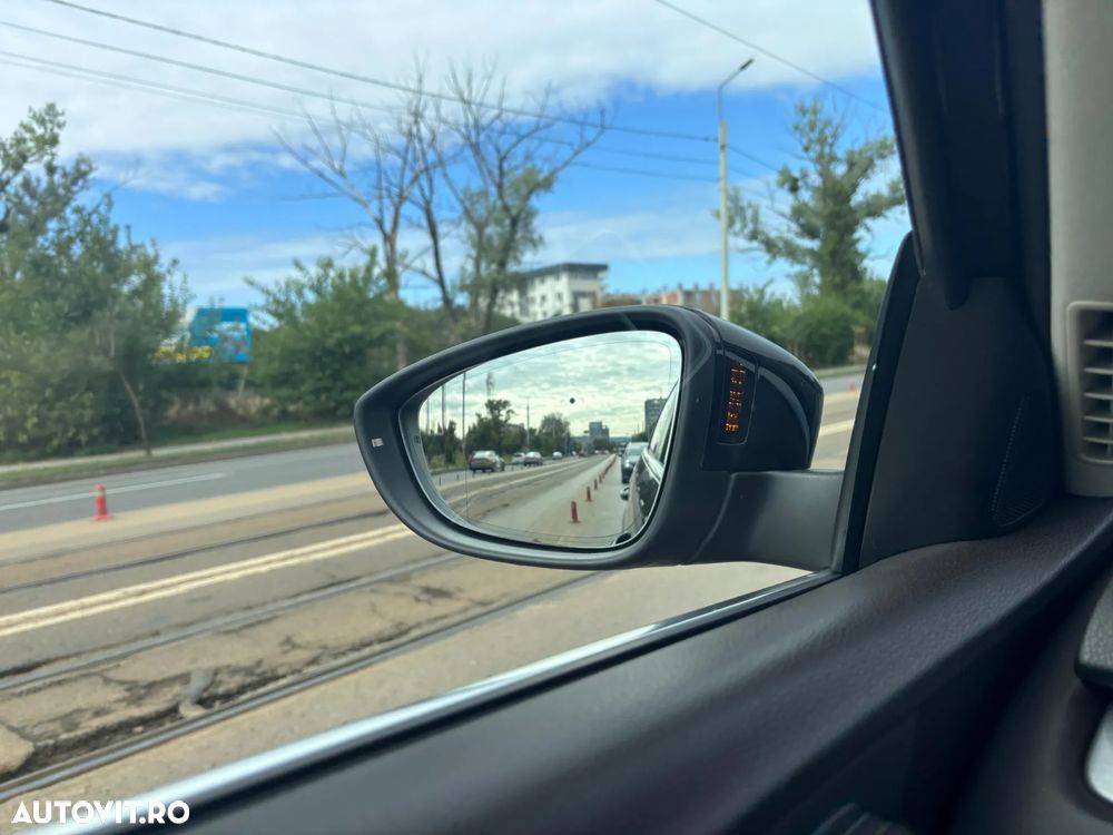 Volkswagen Passat Variant 2.0 TDI DSG BlueMotion Technology Exclusive - 24