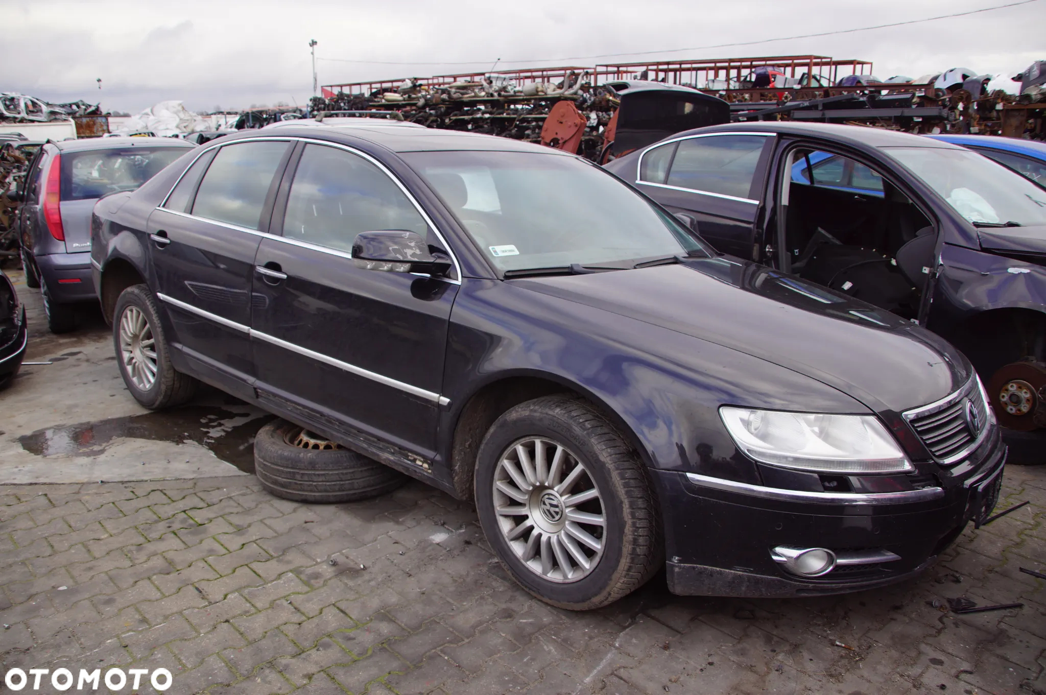 Auto na części 692106889 Volkswagen Phaeton 3.2 V6 AYT lakier lr9v rocznik 2003 skrzynia gde drzwi maska lampa zderzak silnik felga skrzynia amortyzator poduszka alternator rozrusznik pompa - 2