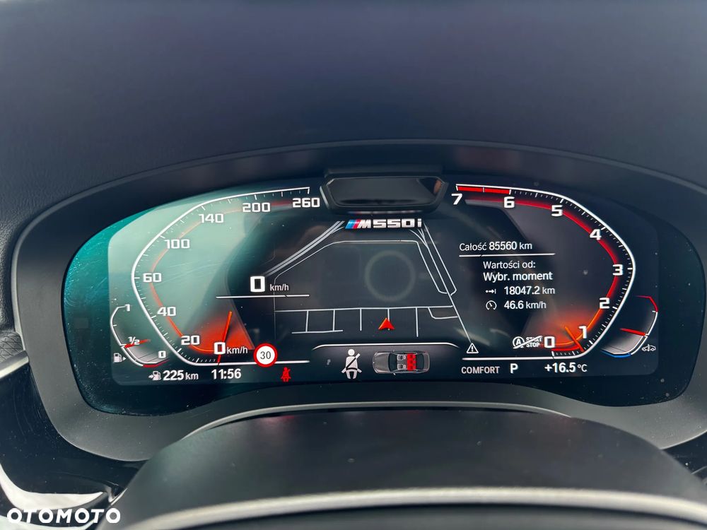 BMW Seria 5 M550i xDrive sport - 18