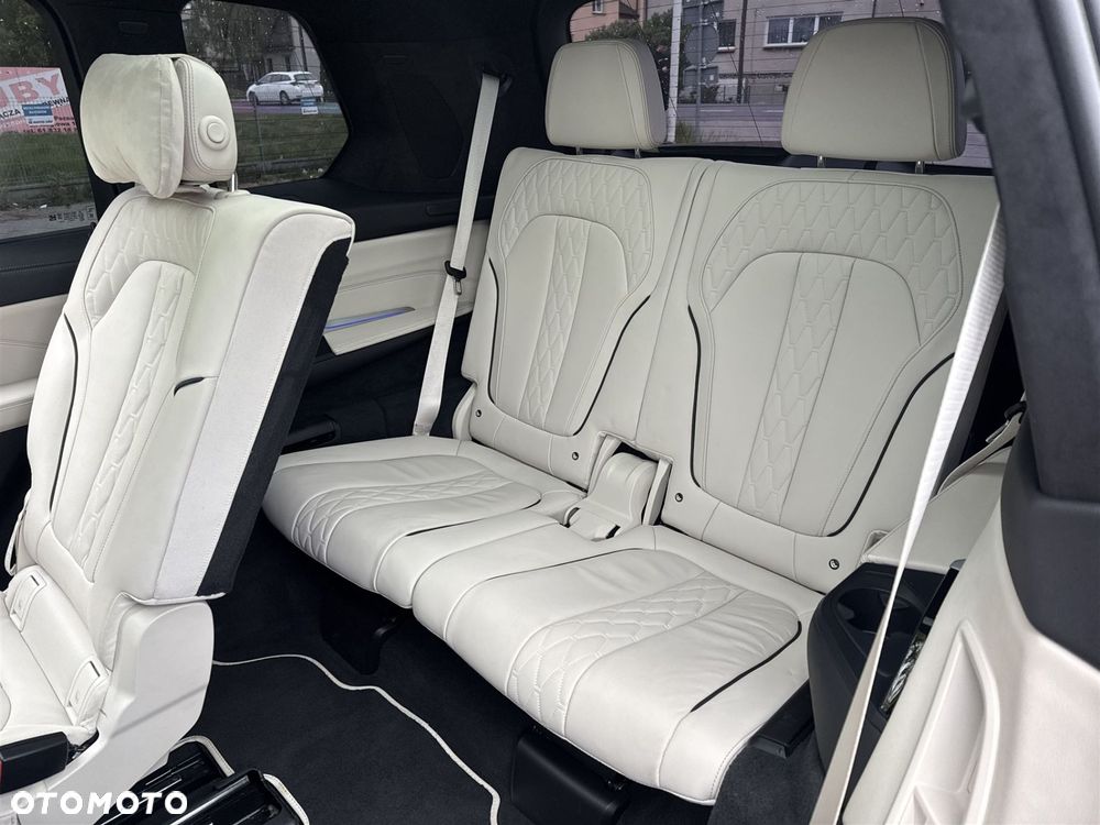 BMW X7 xDrive40d mHEV - 25
