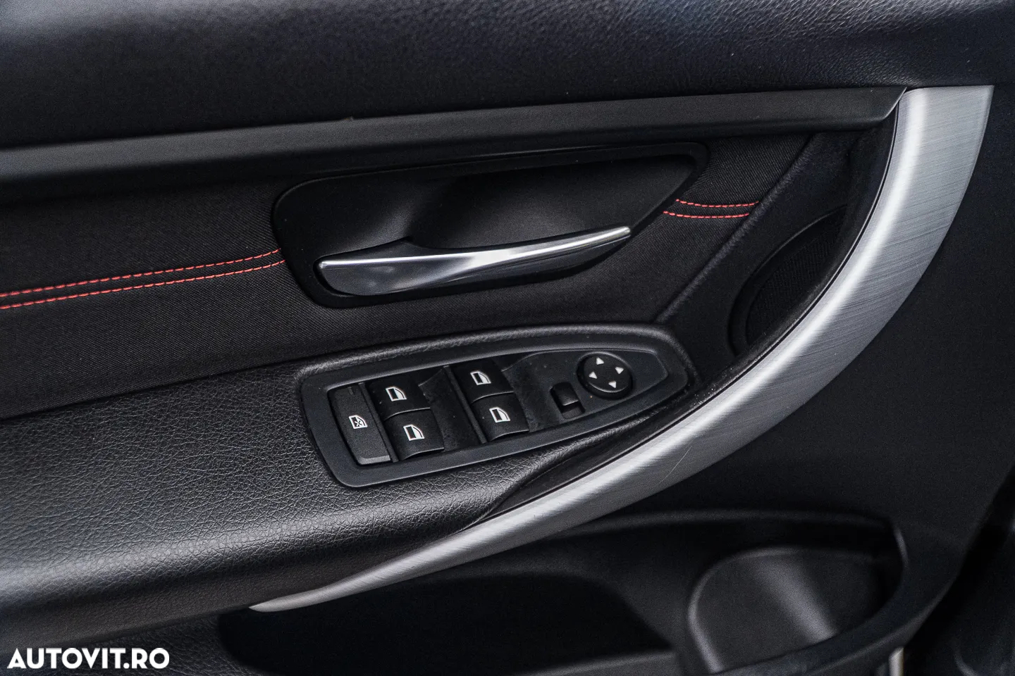 BMW Seria 3 318d Sport Line - 29