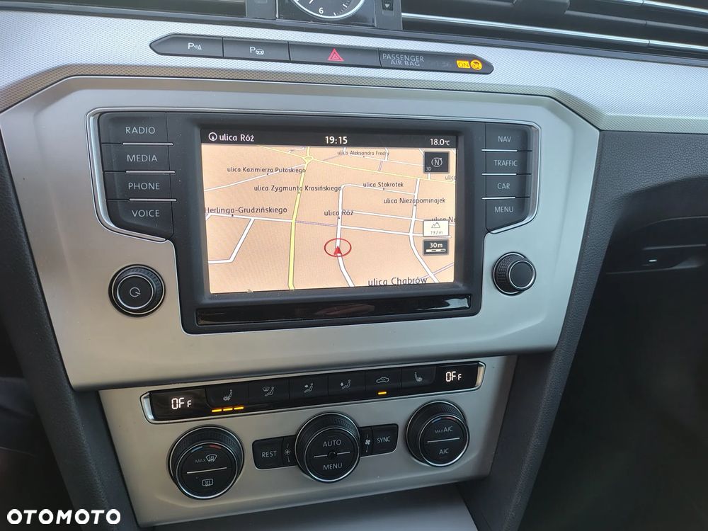 Volkswagen Passat - 37
