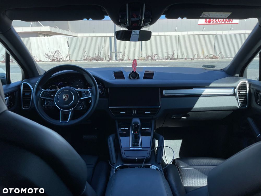 Porsche Cayenne Standard - 5