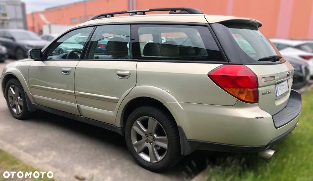 Subaru Outback 3.0 - 6
