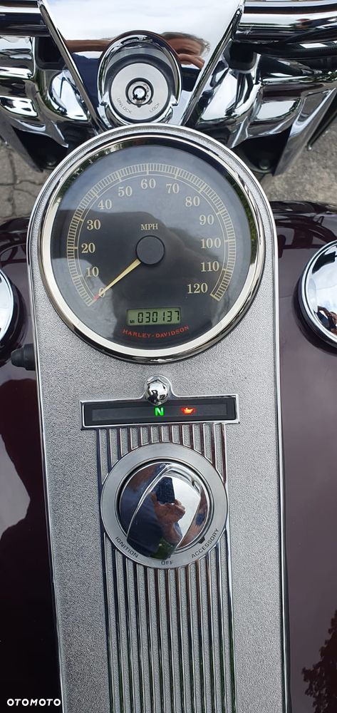 Harley-Davidson Touring Road King - 20