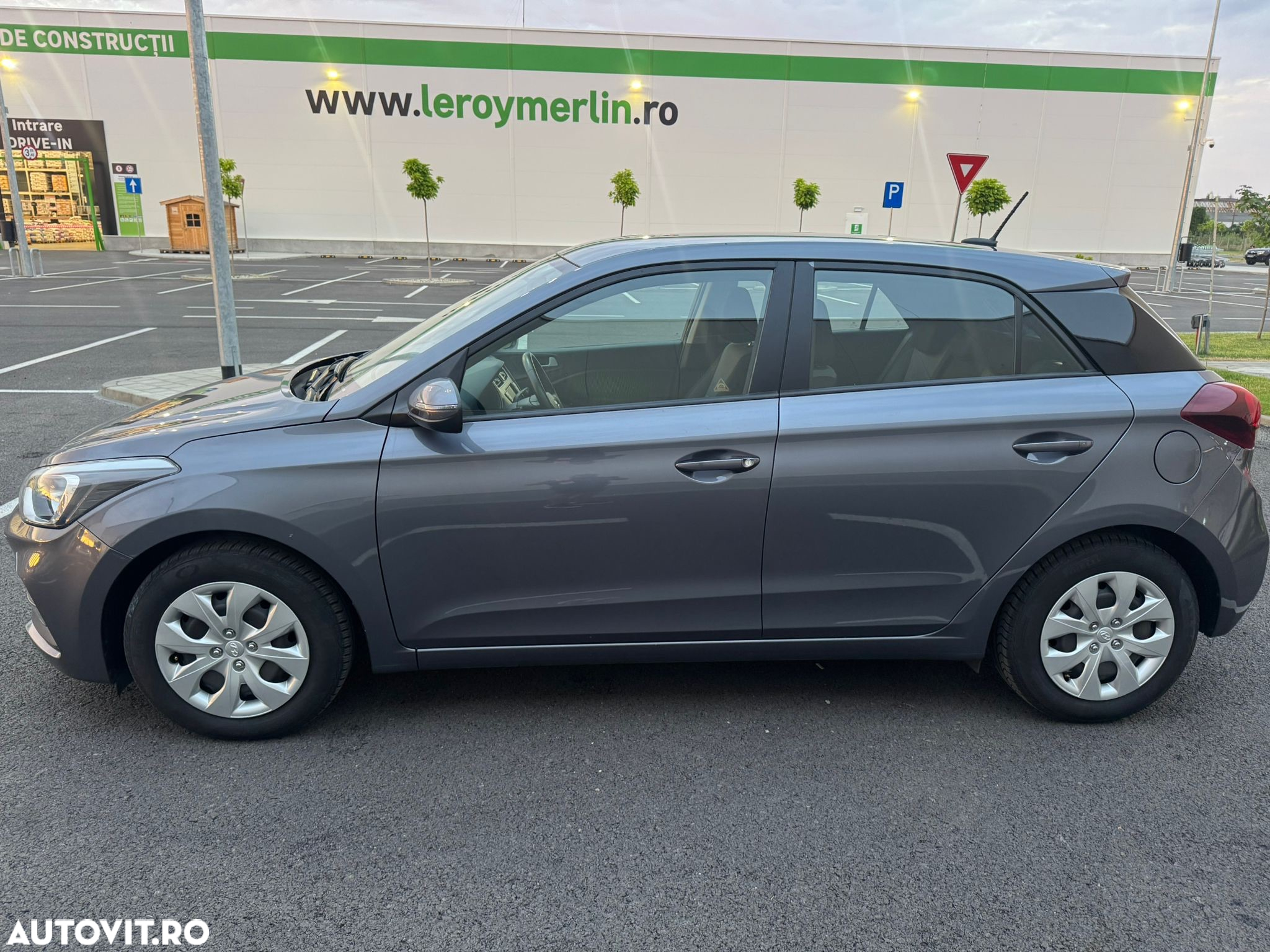 Hyundai i20 blue 1.4 Active Pure - 14
