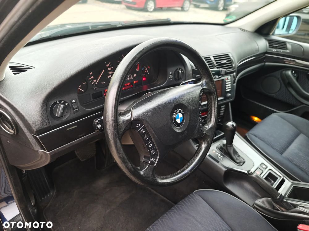 BMW Seria 5 - 33