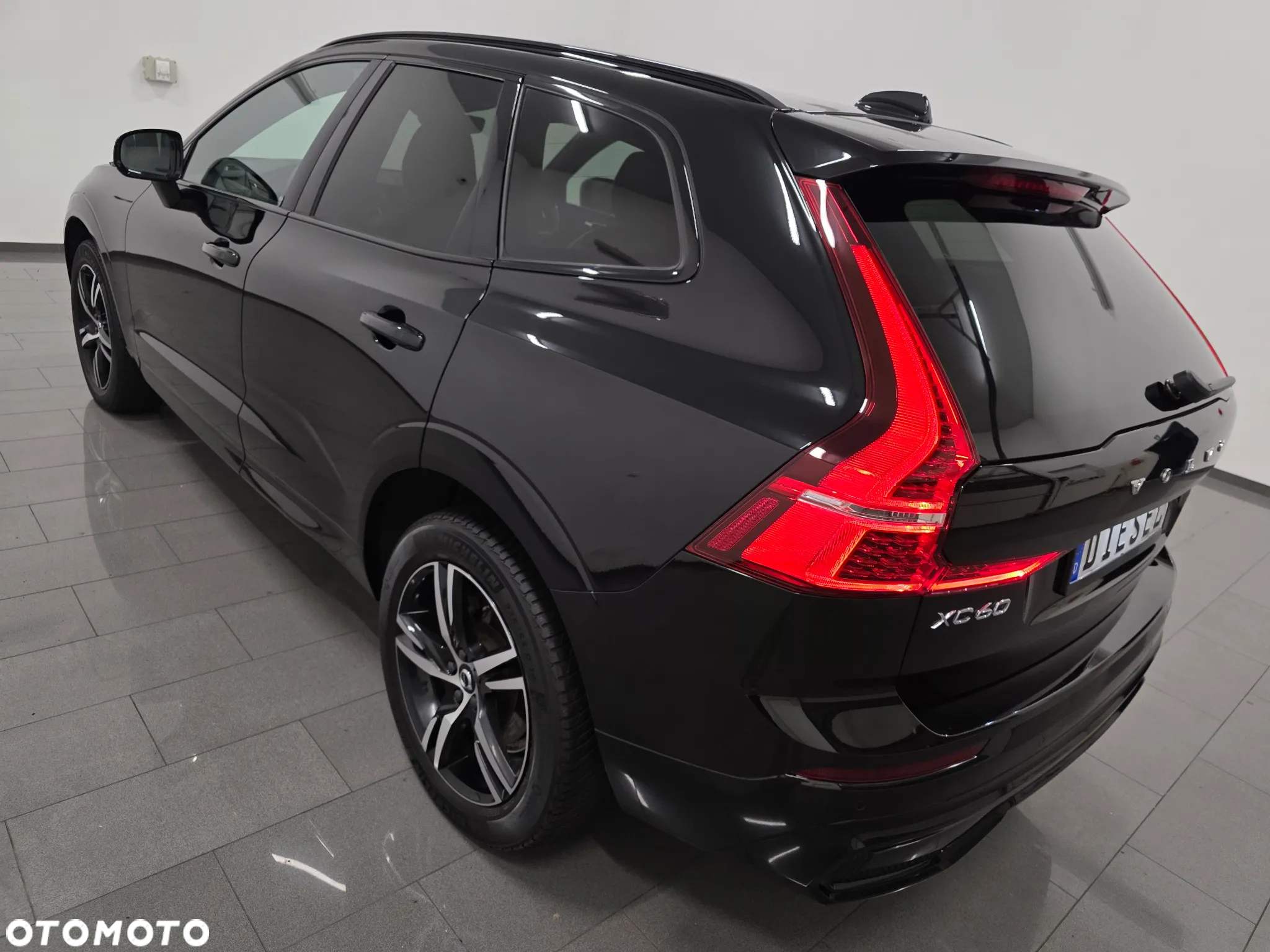 Volvo XC 60 B4 D AWD Plus Dark - 5