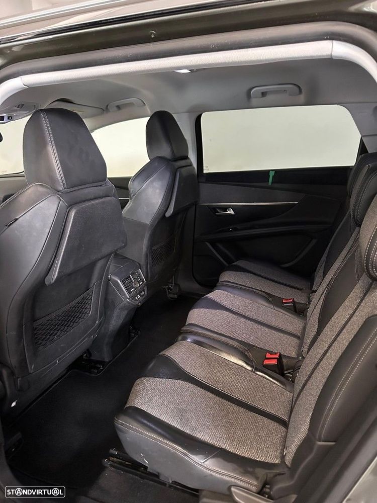 Peugeot 5008 1.2 PureTech Allure EAT6 - 12