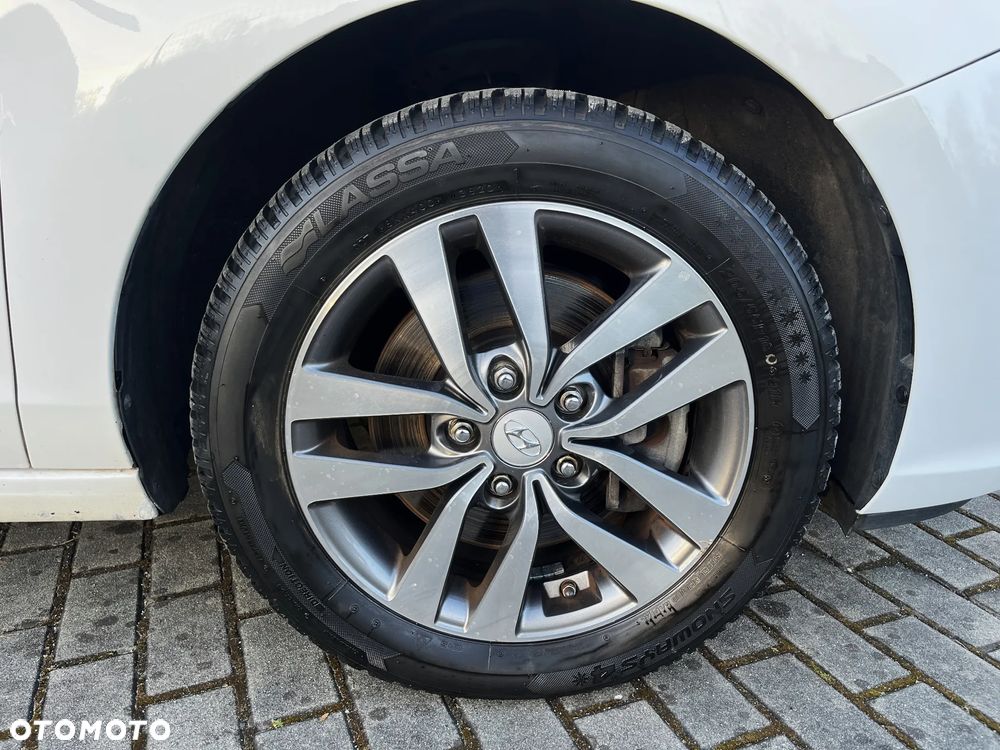 Hyundai i30 blue Kombi 1.6 CRDi Passion - 40