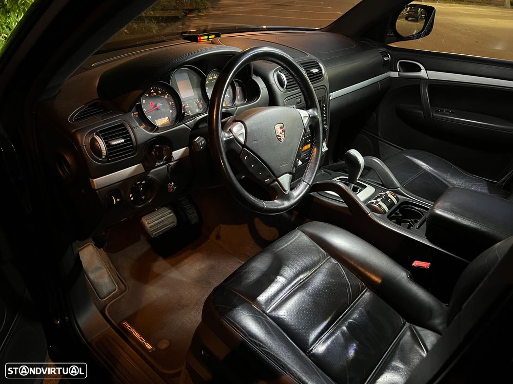 Porsche Cayenne Tiptronic - 10