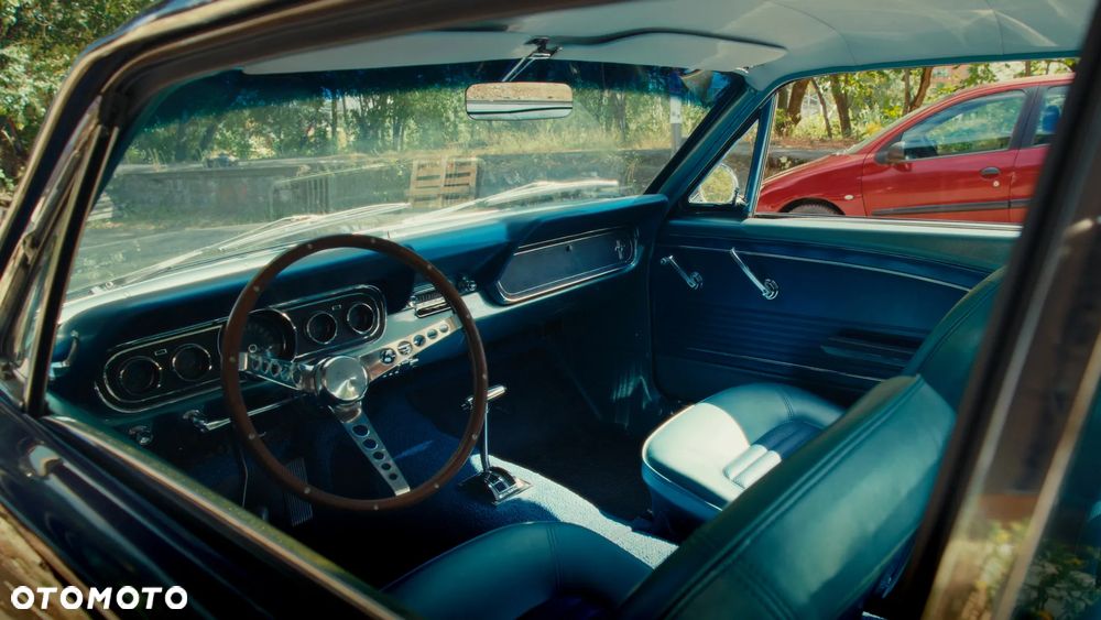 Ford Mustang - 4