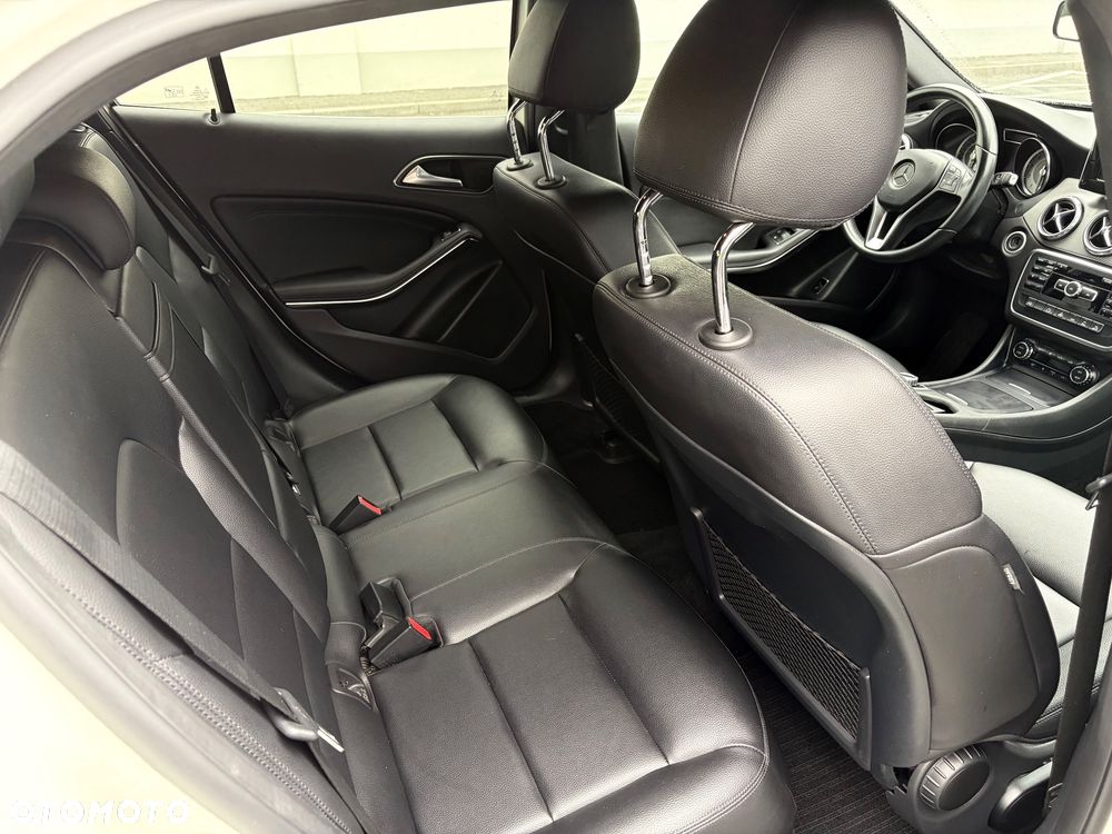 Mercedes-Benz GLA 250 4-Matic - 13