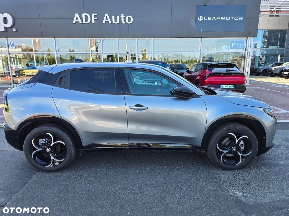 Alfa Romeo Junior 1.2 mHEV Ibrida eDCT - 10