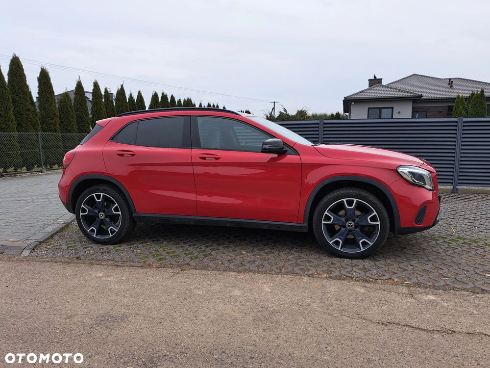 Mercedes-Benz GLA 180 d 7G-DCT Urban - 9