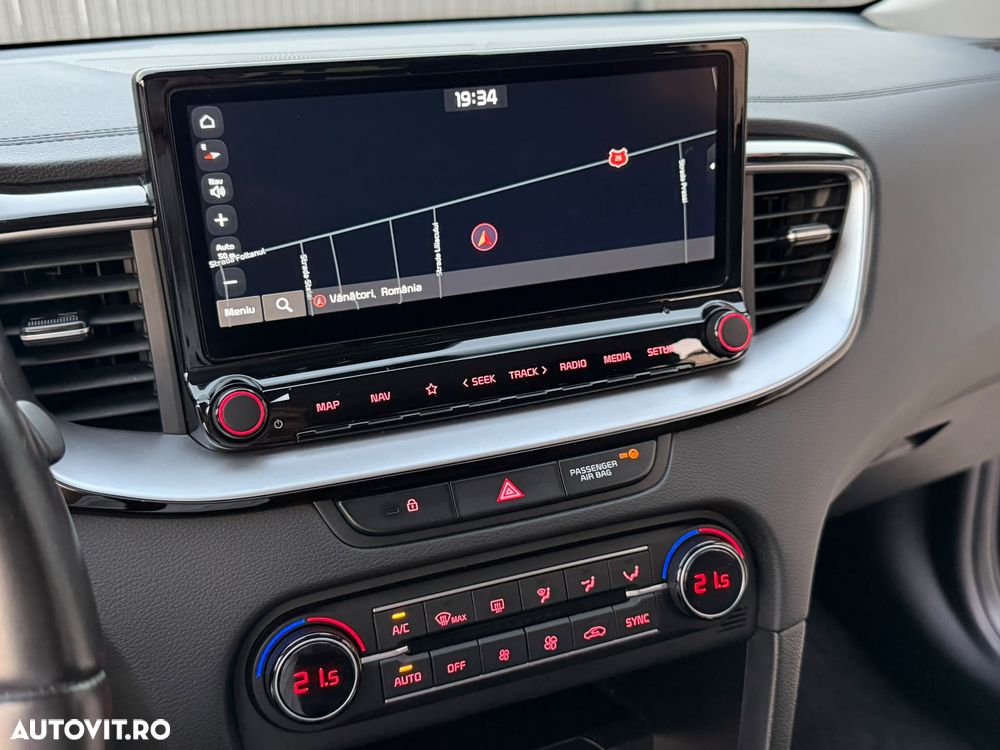 Kia Ceed 1.6 CRDi DCT Vision - 30