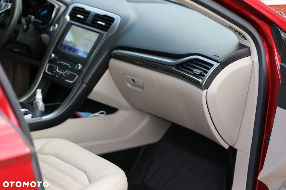 Ford Fusion 2.0 EcoBoost Titanium - 12
