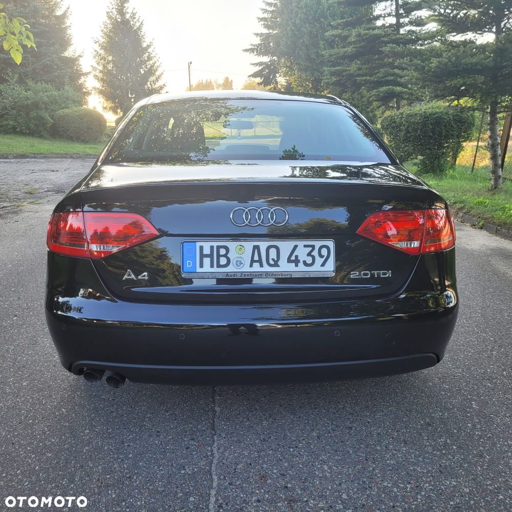 Audi A4 Limousine - 4