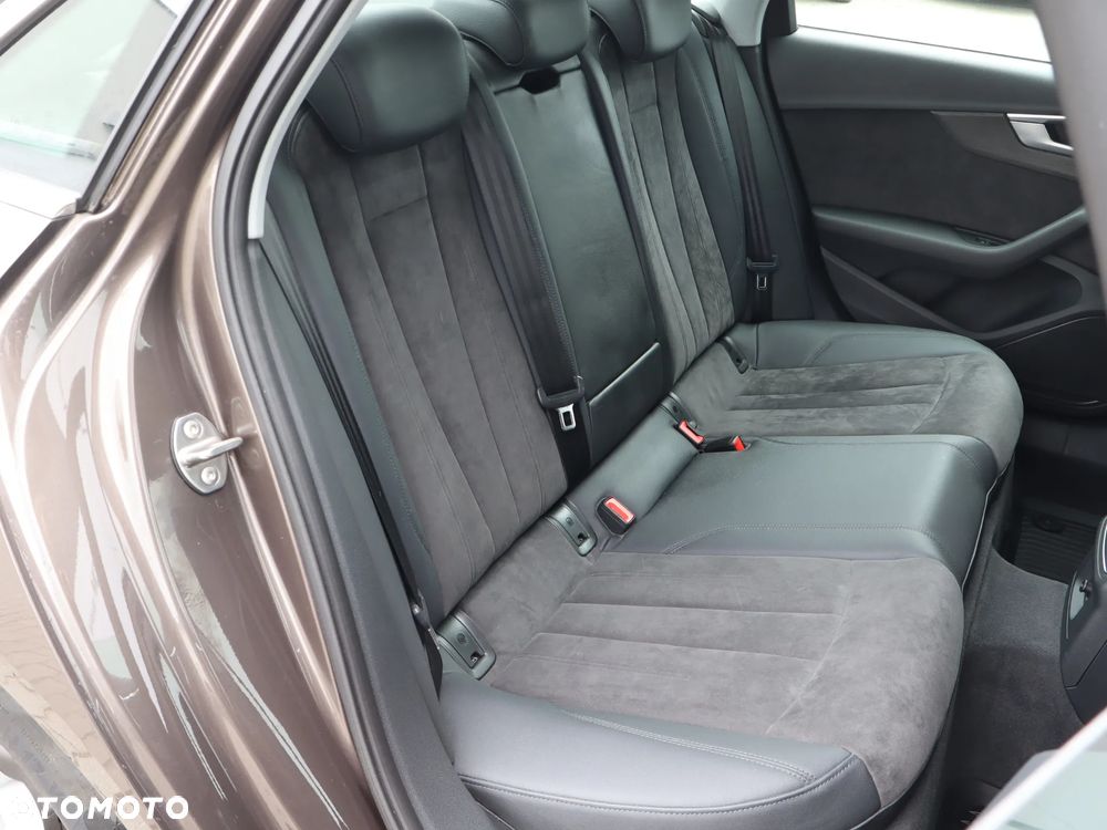 Audi A4 Limousine 40 TFSI Sport S tronic - 13
