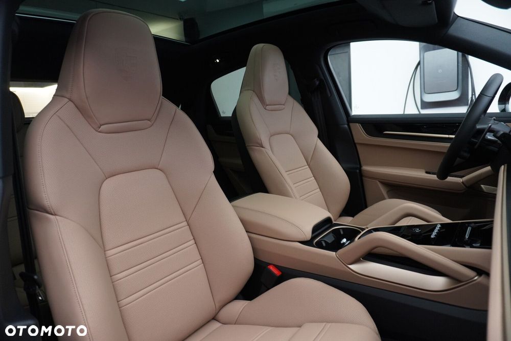 Porsche Cayenne - 30