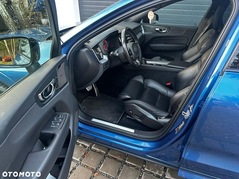 Volvo XC 60 D5 SCR AWD R-Design - 21