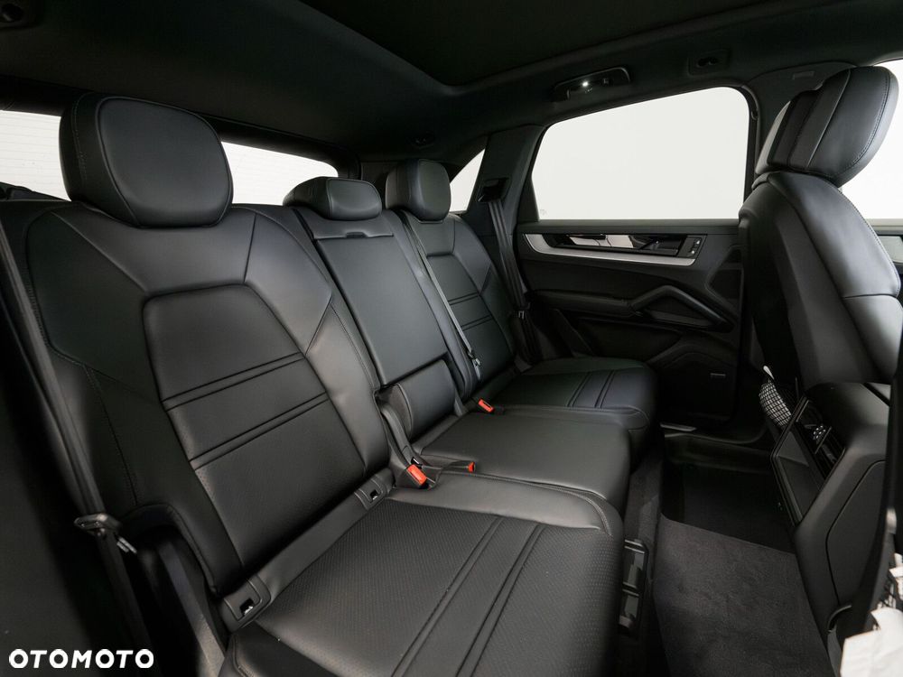 Porsche Cayenne - 4