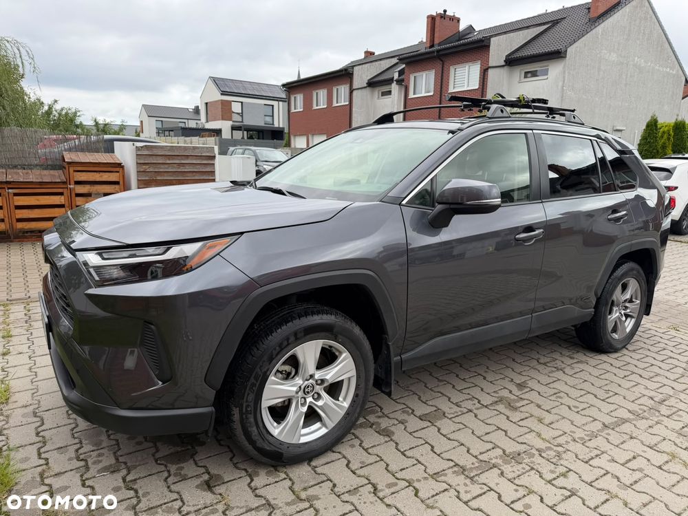 Toyota RAV4 - 1