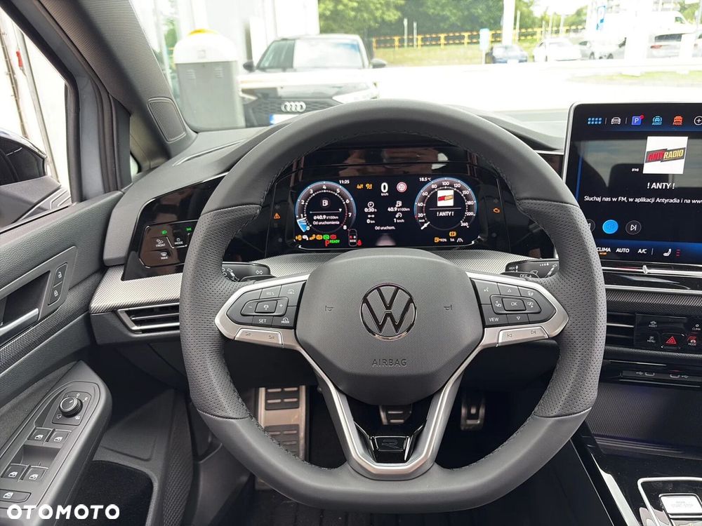 Volkswagen Golf 1.5 eTSI mHEV R-Line Plus DSG - 13