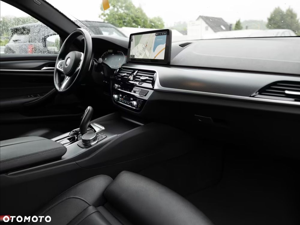 BMW Seria 5 540i xDrive - 9
