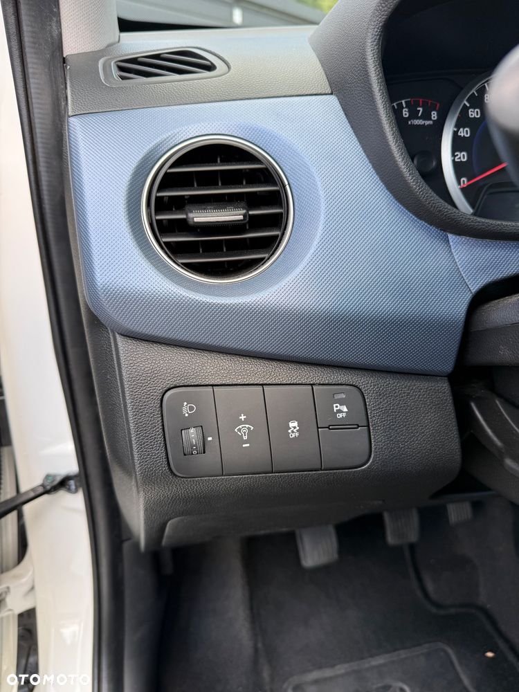Hyundai i10 1.0 BlueDrive Go - 11
