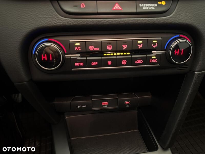 Kia Ceed - 16