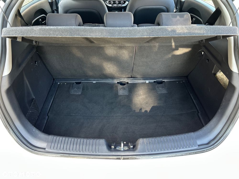 Kia Rio 1.4 Edition 7 - 14
