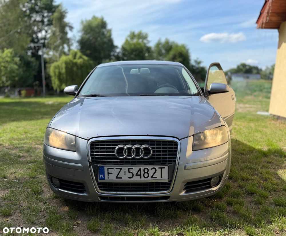 Audi A3 3-drzwiowe 1.6 FSI Ambiente - 3