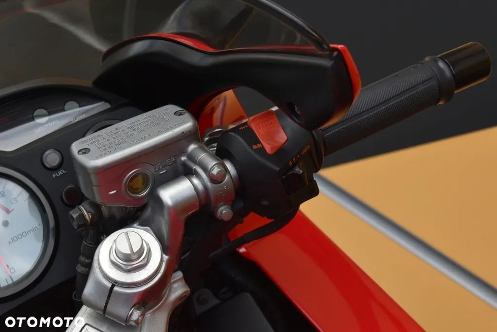Honda VFR - 22