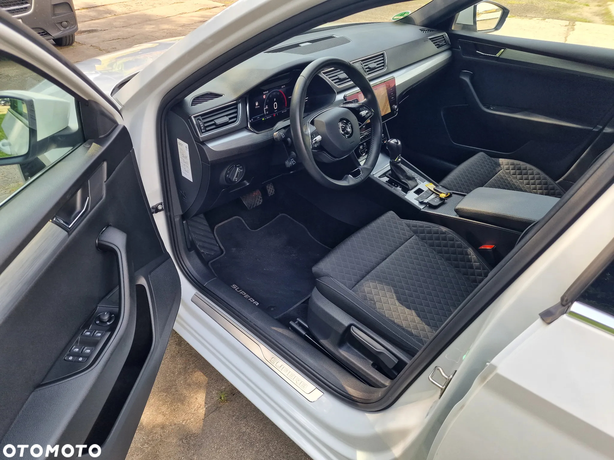 Skoda Superb Combi 2.0 TDI DSG Premium Edition - 16