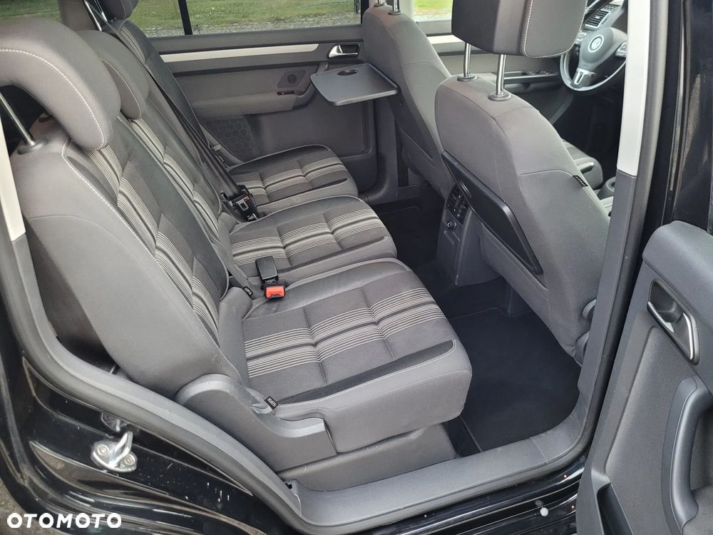 Volkswagen Touran 2.0 TDI DPF MATCH - 16