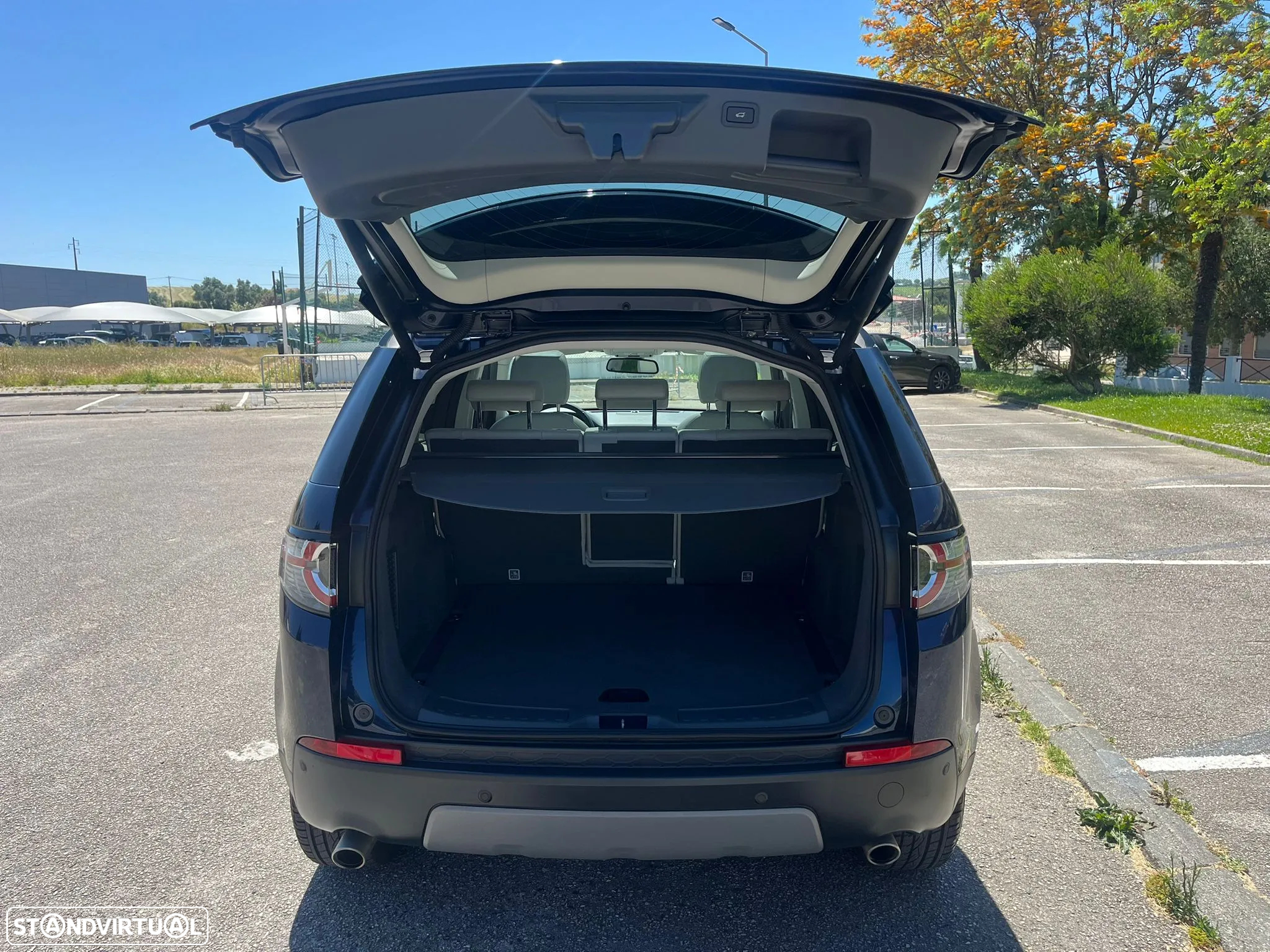 Land Rover Discovery Sport - 13