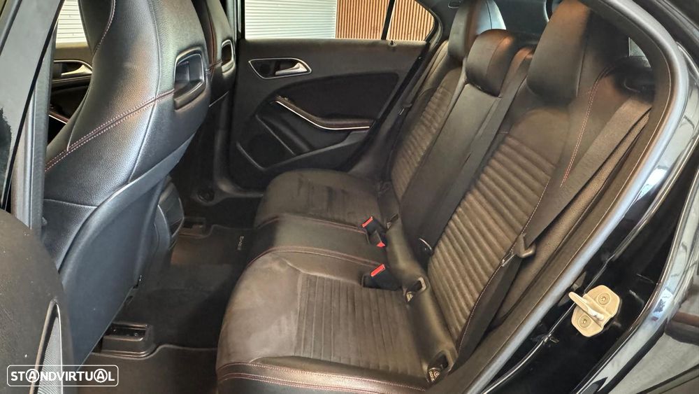 Mercedes-Benz A 180 d AMG Line - 15