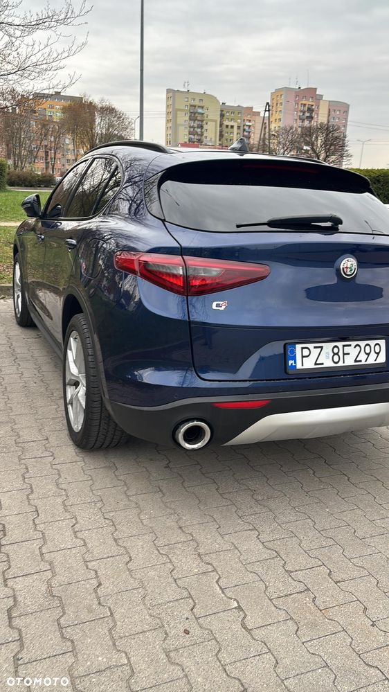 Alfa Romeo Stelvio 2.0 Turbo 16V AT8-Q4 Estrema - 4