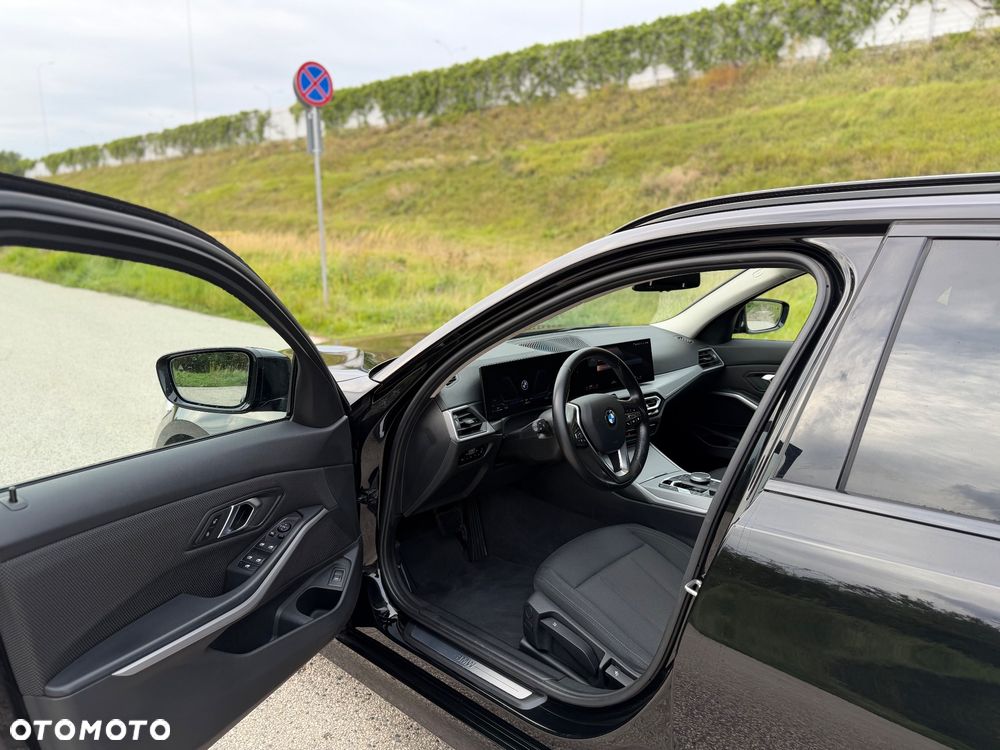 BMW Seria 3 318d MHEV - 10