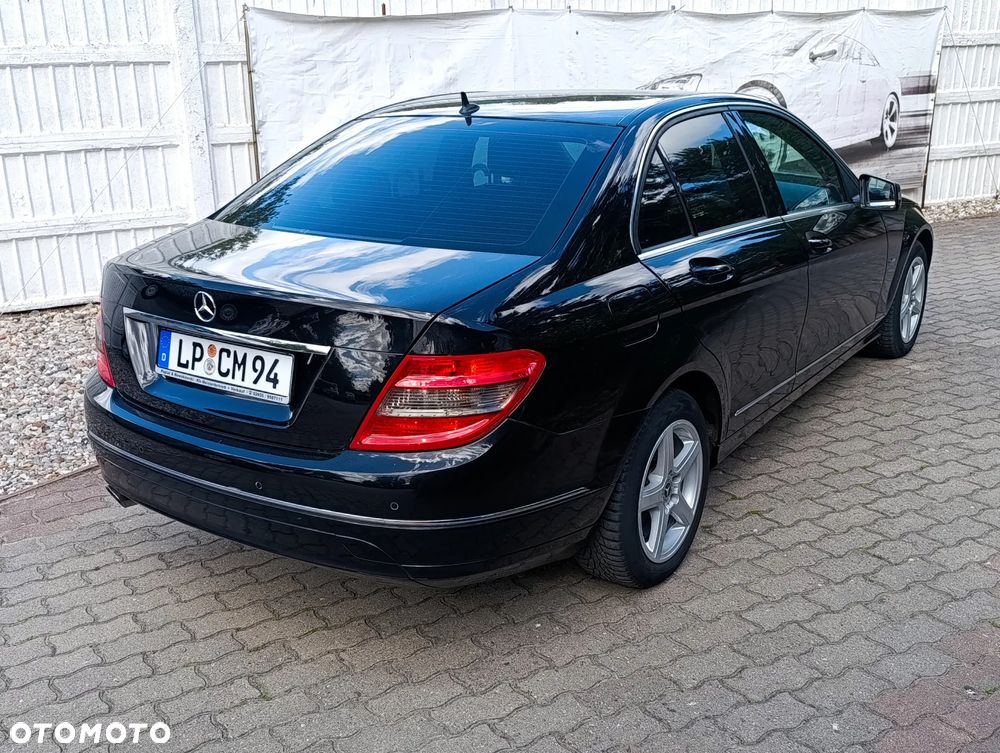 Mercedes-Benz Klasa C 180 CGI Automatik BlueEFFICIENCY Avantgarde - 6