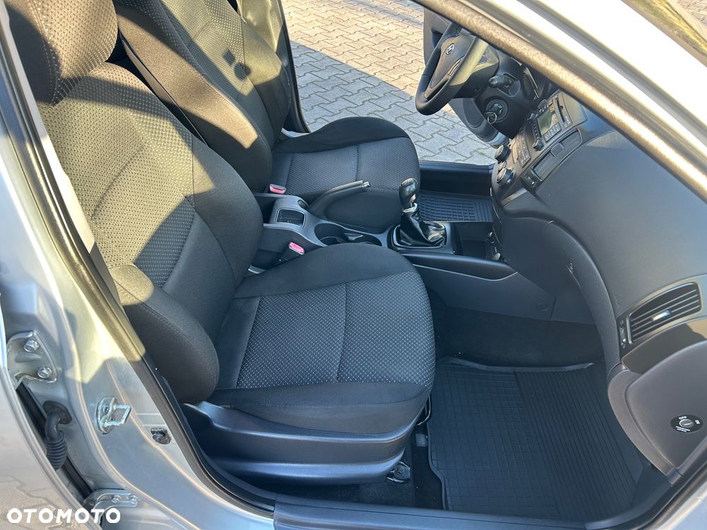 Hyundai i30 i30cw 1.6 CRDi FIFA WM Edition - 14