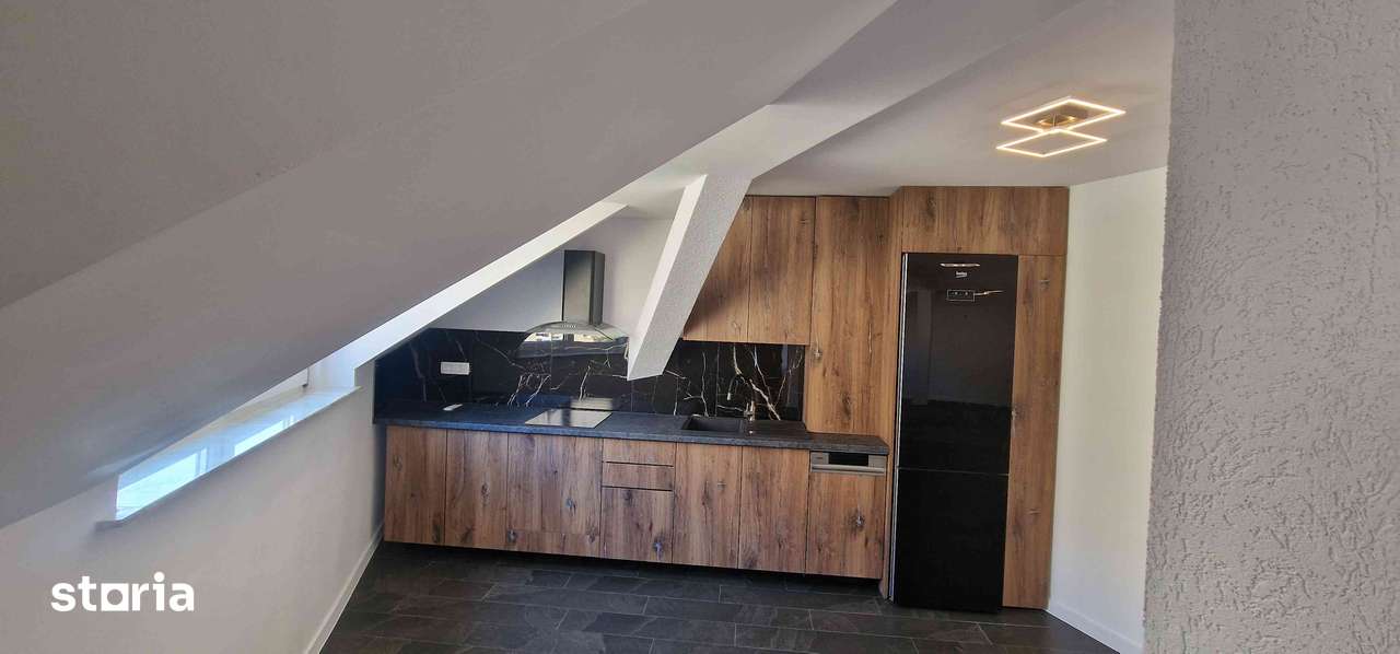 Apartament 2 camere, mansardă, zonă centrală Brașov — /lună — fotografia 1